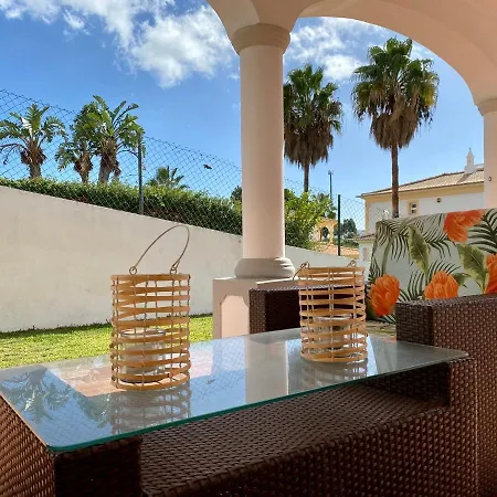 Вилла Med - Private Pool, Garden, Sun Day, Stunning Views Албуфейра